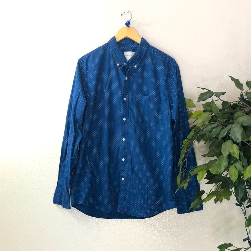 American Eagle Small Dot Men’s Button Down